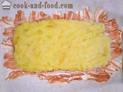 Κέικ πατάτα με μπέικον με μανιτάρια και τυρί στο φούρνο