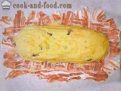 Κέικ πατάτα με μπέικον με μανιτάρια και τυρί στο φούρνο