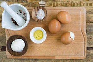 Νόστιμη σαλάτα με μαριναρισμένα μανιτάρια και τα αυγά