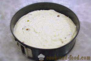 Νόστιμο πουτίγκα πηγμένο γάλα για τυρί με σταφίδες