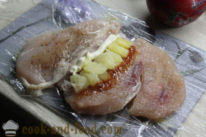 Ρολά κοτόπουλο με ανανά και βερίκοκα - πώς να κάνει ρολά κοτόπουλο, με μια βήμα προς βήμα φωτογραφίες συνταγή