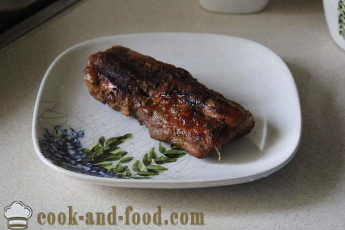 Ψητό χοιρινό κρέας σε αλουμινόχαρτο - και νόστιμα για να μαγειρέψουν το χοιρινό σε σάλτσα σόγιας, ένα βήμα προς βήμα φωτογραφίες συνταγή