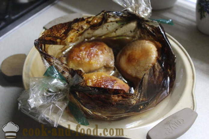 Μπουτάκια κοτόπουλου ψημένο στο μανίκι - όπως ένα νόστιμο ψημένο μηροί στο φούρνο σε σάλτσα σόγιας, βήμα προς βήμα φωτογραφίες συνταγή