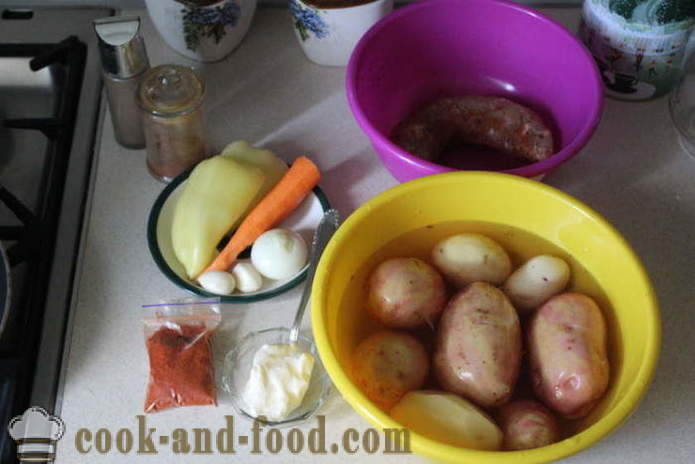 Νέοι πατάτες σε μια κατσαρόλα με λουκάνικο και λαχανικά - πώς να μαγειρέψουν ένα ψητό στο φούρνο των νέων πατάτες, μια βήμα προς βήμα φωτογραφίες συνταγή
