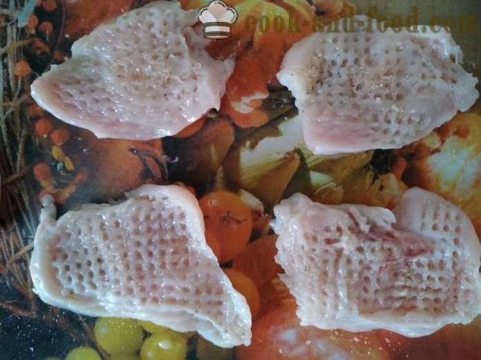Νόστιμα παϊδάκια κοτόπουλου σε ένα τηγάνι - τόσο νόστιμα στήθη μπριζόλες μάγειρας κοτόπουλο σε κουρκούτι, με μια βήμα προς βήμα φωτογραφίες συνταγή