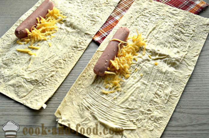 Λουκάνικα με πίτα με τυρί και μαγιονέζα - πώς να κάνει το λουκάνικο με πίτα, ένα βήμα προς βήμα φωτογραφίες συνταγή