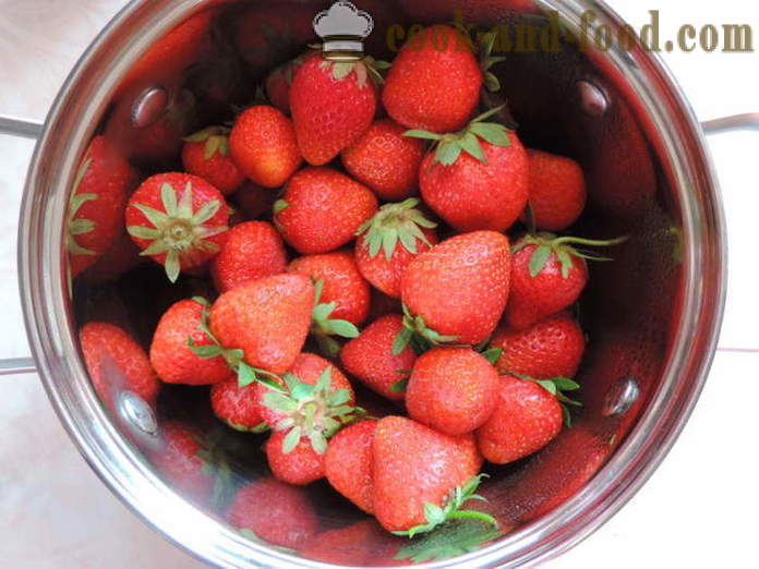 Μπισκότα κουλουράκι με φράουλες στο φούρνο - πώς να ψήνουν κουλουράκια γεμιστά με φράουλες, ένα βήμα προς βήμα φωτογραφίες συνταγή