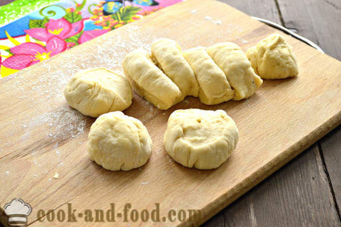 Τηγανητά ψωμάκια στο τηγάνι - πώς να ψήνουν γλυκά ψωμάκια στο τηγάνι, ένα βήμα προς βήμα φωτογραφίες συνταγή