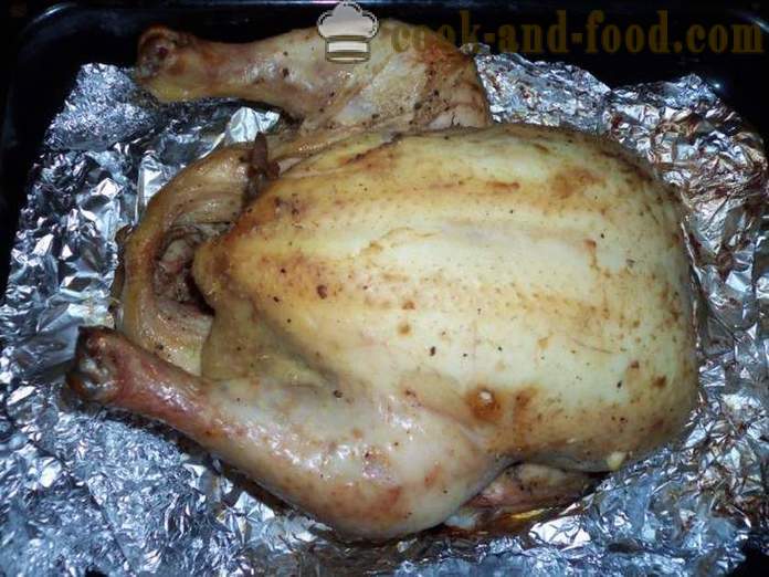 Ένα ολόκληρο κοτόπουλο στο φούρνο σε ένα φύλλο - όπως ένα νόστιμο ψητό κοτόπουλο σε όλο το φούρνο, ένα βήμα προς βήμα φωτογραφίες συνταγή