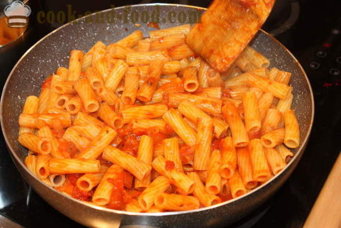 Ιταλικά Ζήτη πιάτο - όπως και ψήνουμε τα ζυμαρικά στο φούρνο με τυρί, ντομάτα και ζαμπόν, ένα βήμα προς βήμα φωτογραφίες συνταγή