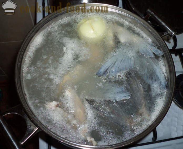 Delicious σούπα του κυπρίνου - πώς να μαγειρεύουν σούπα του κυπρίνου, με μια βήμα προς βήμα φωτογραφίες συνταγή
