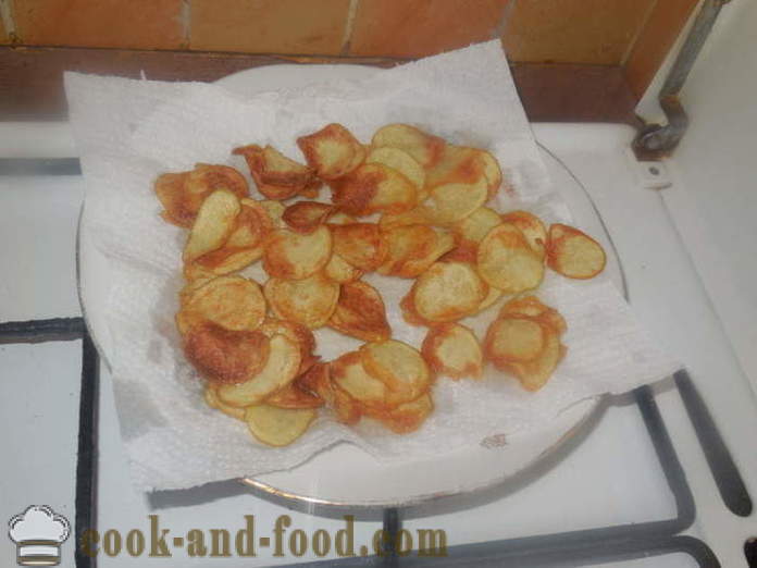 Μάρκες από τις πατάτες σε μια κατσαρόλα - πώς να κάνει πατατάκια από το σπίτι, βήμα προς βήμα φωτογραφίες συνταγή