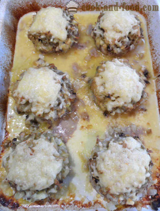 Puff μπιφτέκια ζαχαροπλαστικής στο φούρνο στο φούρνο με μανιτάρια και σάλτσα - πώς να μαγειρεύουν κεφτέδες ζουμερά στο φούρνο, με μια βήμα προς βήμα φωτογραφίες συνταγή