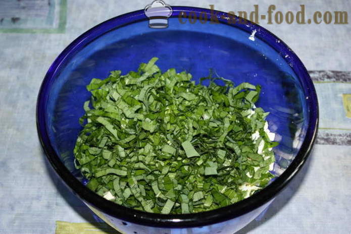Μια νόστιμη σαλάτα με άγριο σκόρδο - πώς να προετοιμάσει μια σαλάτα σκόρδο και τα αυγά με ξινή κρέμα, ένα βήμα προς βήμα φωτογραφίες συνταγή