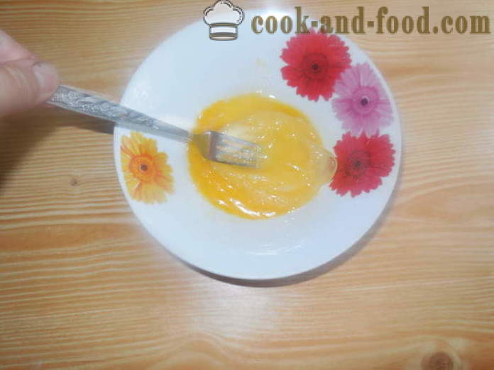 Η ζύμη για τα ζυμαρικά σε ορό αυγό - πώς να αναμίξετε τη ζύμη σε ζυμαρικά, ένα βήμα προς βήμα φωτογραφίες συνταγή