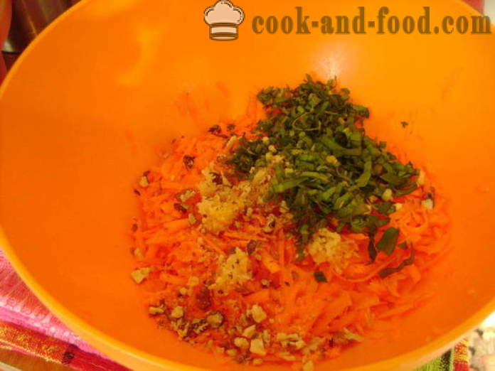 Μαγιονέζα νόστιμη σαλάτα με άγριο σκόρδο, τα καρότα, το σκόρδο και τα καρύδια - πώς να μαγειρεύουν σαλάτα καρότο με άγριο σκόρδο, με μια βήμα προς βήμα φωτογραφίες συνταγή