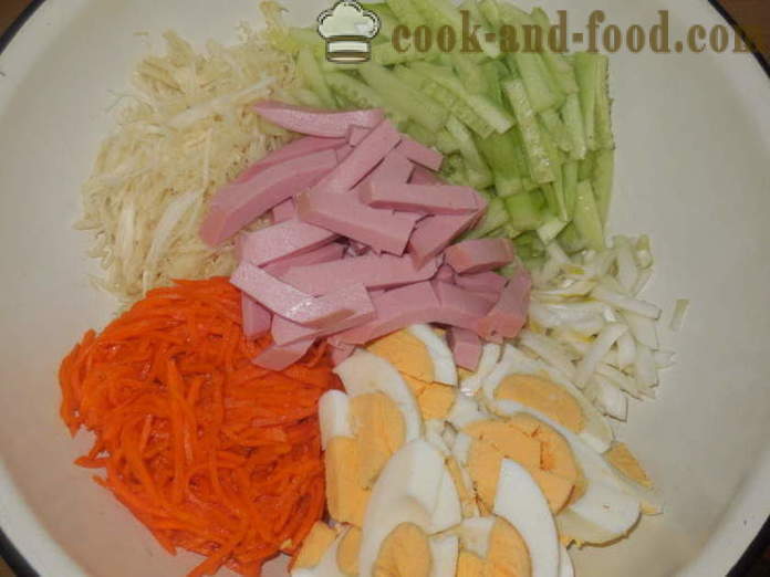Νόστιμη σαλάτα με την κορεατική καρότο και αγγούρι - πώς να κάνει σαλάτα άνοιξη όμορφα και νόστιμα, με μια βήμα προς βήμα φωτογραφίες συνταγή