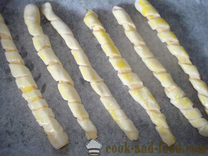Σπιτικό τυρί σε μπαστούνια σφολιάτας με μπύρα - πώς να μαγειρεύουν μπαστούνια τυρί στο σπίτι, βήμα προς βήμα φωτογραφίες συνταγή