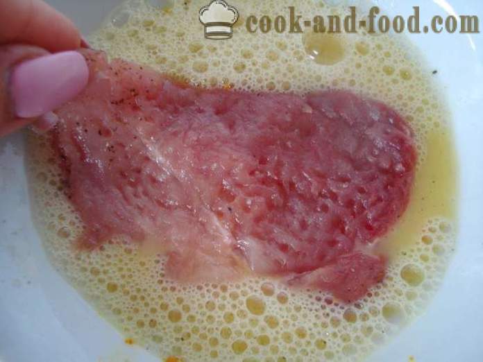 Juicy μπριζόλα χοιρινού κρέατος σε κουρκούτι - πώς να κάνει ένα μαλακό και ζουμερό χοιρινή μπριζόλα στο τηγάνι, μια βήμα προς βήμα φωτογραφίες συνταγή