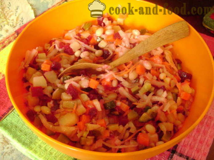 Ασυνήθιστη σαλάτα με ρέγκα - πώς να κάνει μια βινεγκρέτ με ρέγγα, το λάχανο και τα φασόλια, με μια βήμα προς βήμα φωτογραφίες συνταγή