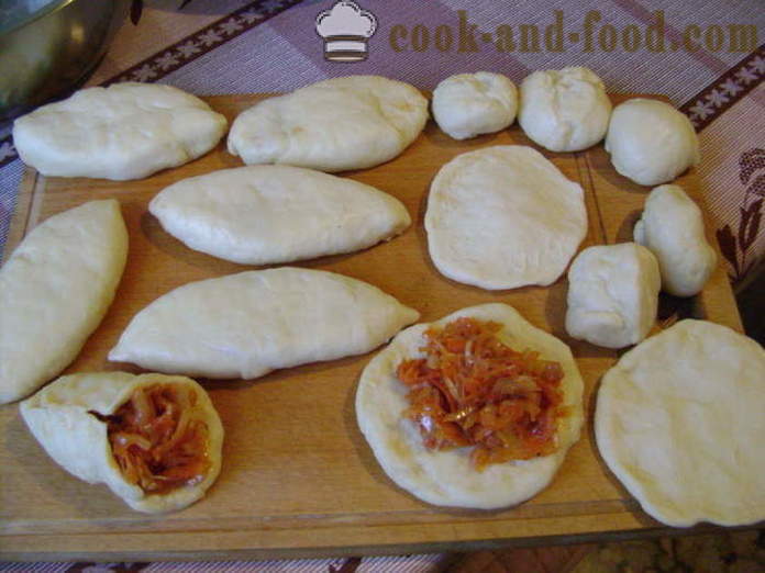 Τηγανητές πίτες με ζύμη λάχανο σε γιαούρτι και σόδα - πώς να μαγειρεύουν τηγανητές πίτες με λάχανο, ένα βήμα προς βήμα φωτογραφίες συνταγή