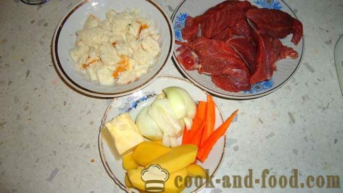 Διαιτητικά κοτολέτες από μοσχάρι με καρότα και κρεμμύδια - πώς να μαγειρεύουν ένα νόστιμο κοτολέτες κρέατος, ένα βήμα προς βήμα φωτογραφίες συνταγή