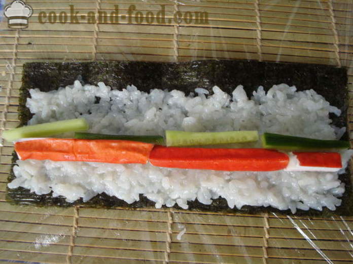 Σούσι με ραβδιά καβούρι και αγγούρι - πώς να κάνει σούσι με ραβδιά καβούρι στο σπίτι, βήμα προς βήμα φωτογραφίες συνταγή