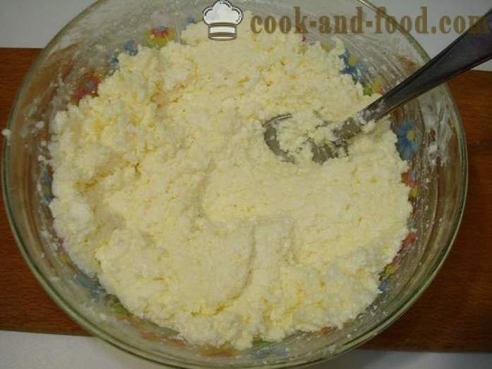 Πηγμένο γάλα για τυρί επιδόρπιο με συμπυκνωμένο γάλα, μπανάνα και κόκκινη σταφίδα - πώς να μαγειρεύουν cheesecake επιδόρπιο χωρίς ζελατίνη, βήμα προς βήμα φωτογραφίες συνταγή