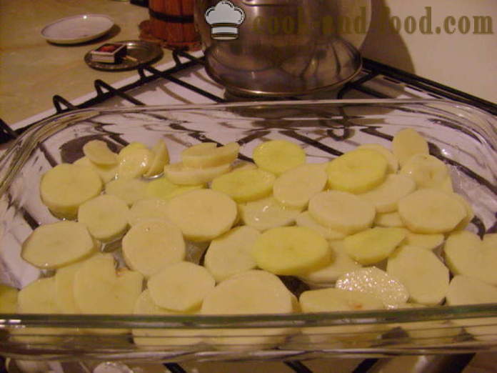 Φτερούγες κοτόπουλου σε ένα κρεβάτι από πατάτες στο φούρνο - πώς να κάνει φτερά και πατάτες στο φούρνο, με μια βήμα προς βήμα φωτογραφίες συνταγή