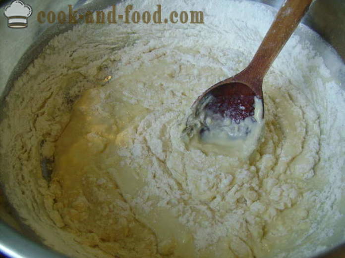 Νόστιμα κέικ με σπόρους παπαρούνας ζύμη που περιέχει μαγιά - πώς να μαγειρέψουν ένα κέικ με σπόρους παπαρούνας τριαντάφυλλα, βήμα προς βήμα φωτογραφίες συνταγή