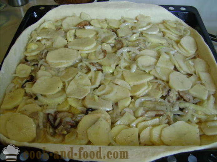 Η ζύμη πίτα με πατάτες και μανιτάρια - πώς να μαγειρεύουν μια πίτα με μανιτάρια και πατάτες, με μια βήμα προς βήμα φωτογραφίες συνταγή