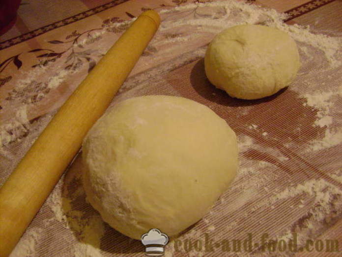 Εξωτερική κέικ ζύμης με κεράσια - πώς να μαγειρεύουν μια τούρτα με ένα κεράσι στο φούρνο, με μια βήμα προς βήμα φωτογραφίες συνταγή