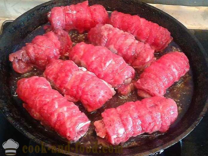 Ρολά με βάση το κρέας στο τηγάνι - πώς να μαγειρεύουν ρολά κρέας με γέμιση, ένα βήμα προς βήμα φωτογραφίες συνταγή