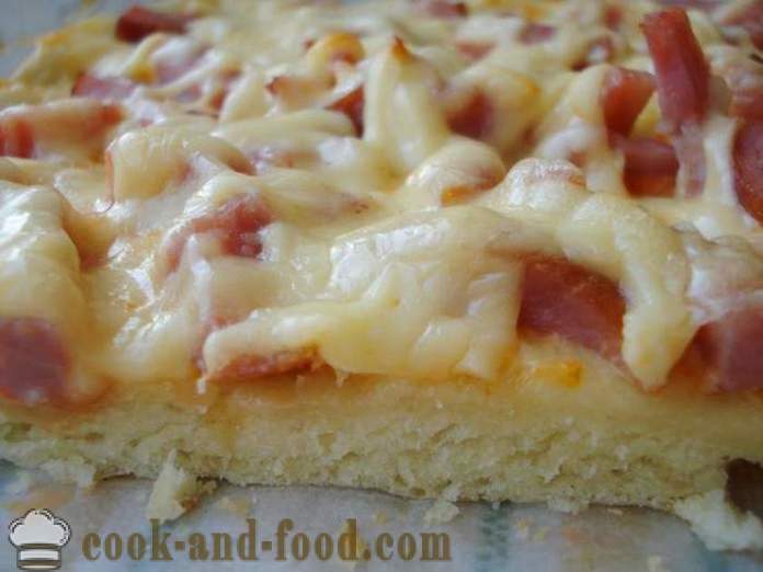 Σπιτική πίτσα με λουκάνικο και τυρί στο φούρνο - πώς να κάνει πίτσα στο σπίτι, βήμα προς βήμα φωτογραφίες συνταγή