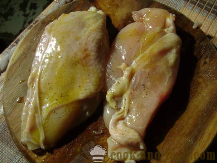 Στήθος κοτόπουλο με επίστρωση ομελέτα σε μια κατσαρόλα - πώς να μαγειρεύουν τα στήθη κοτόπουλου κάτω από ένα γούνινο παλτό για δείπνο, με μια βήμα προς βήμα φωτογραφίες συνταγή