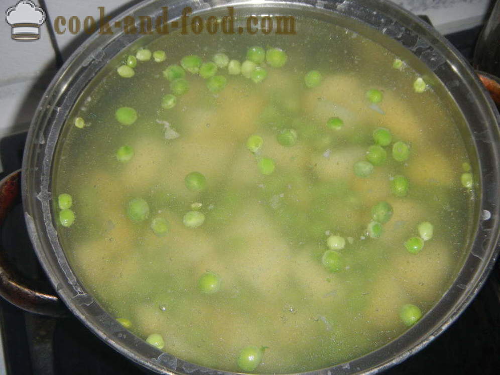 Κοτόπουλο σούπα με αρακά - πώς να μαγειρεύουν σούπα με αρακά κατεψυγμένο ή φρέσκο, με μια βήμα προς βήμα φωτογραφίες συνταγή
