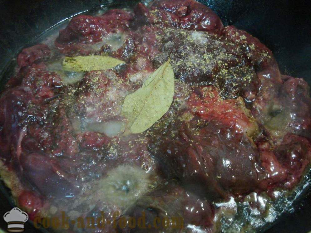 Νόστιμα συκώτι κοτόπουλου σε ξινή κρέμα με τα κρεμμύδια σε ένα τηγάνι - πώς να μαγειρεύουν το συκώτι κοτόπουλου σε ξινή κρέμα, ένα βήμα προς βήμα φωτογραφίες συνταγή