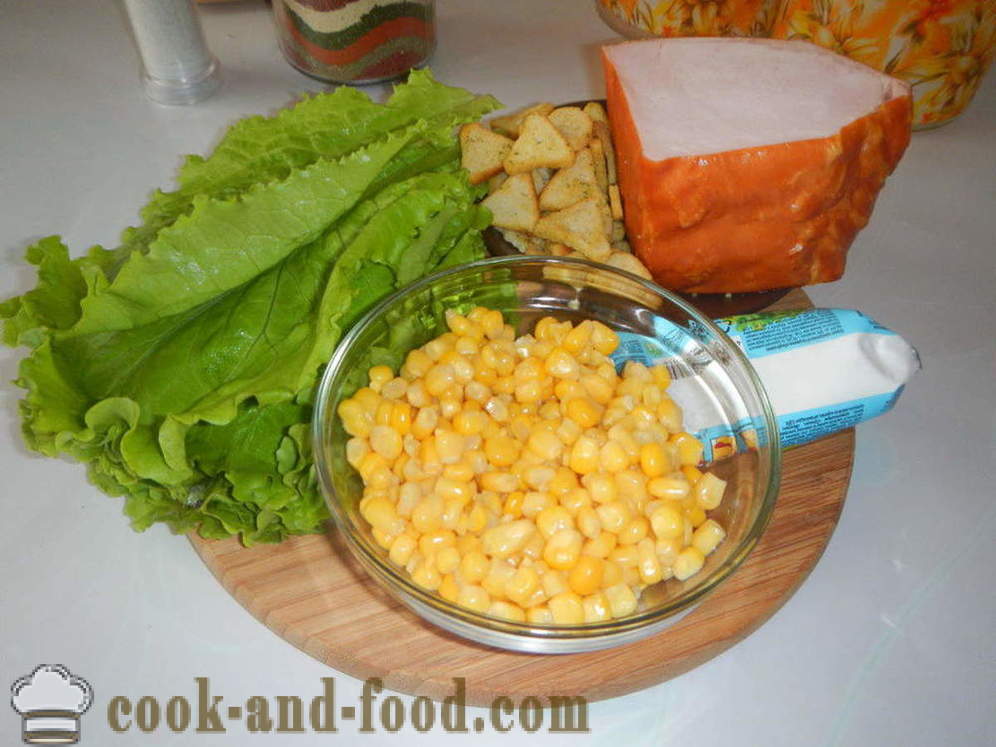 Μια νόστιμη σαλάτα με κρουτόν και καλαμπόκι - πώς να προετοιμάσει μια σαλάτα με κρουτόν και καλαμπόκι γρήγορα, βήμα προς βήμα φωτογραφίες συνταγή
