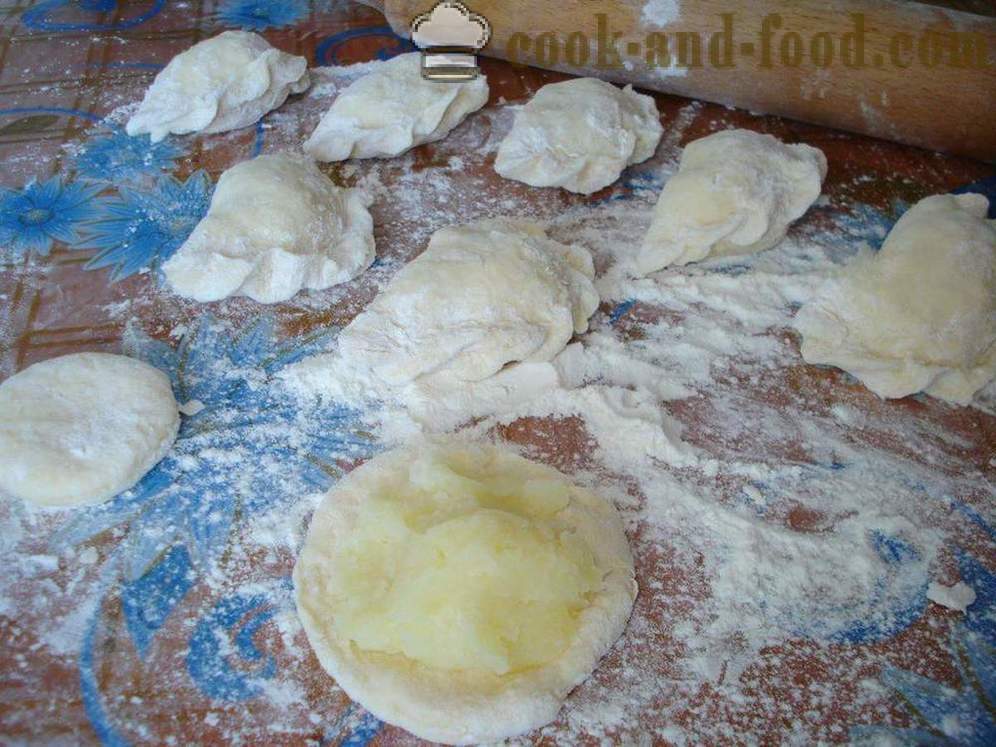 Ζυμαρικά με πατάτες και κρεμμύδια - πώς να κάνει ζυμαρικά με πατάτες, μια βήμα προς βήμα φωτογραφίες συνταγή
