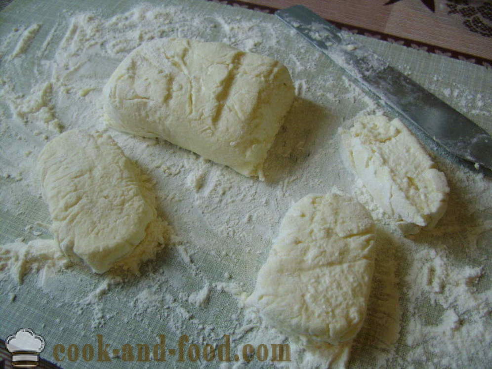 Κέικ τυρόπηγμα χωρίς μαγειρική σόδα - πώς να κάνει πηγμένο γάλα για τυρί τηγανίτες τυριών σε ένα τηγάνι, μια βήμα προς βήμα φωτογραφίες συνταγή