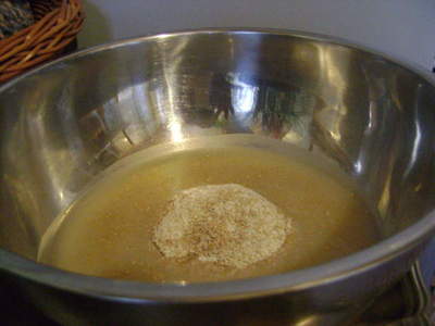 Ρολά ζύμης από σιτάρι ολικής αλέσεως και αλεύρι σίκαλης, σουσάμι και ηλιόσπορους - πώς να κάνει ρολά ζύμης με σουσάμι και ηλιόσπορους, βήμα προς βήμα φωτογραφίες συνταγή