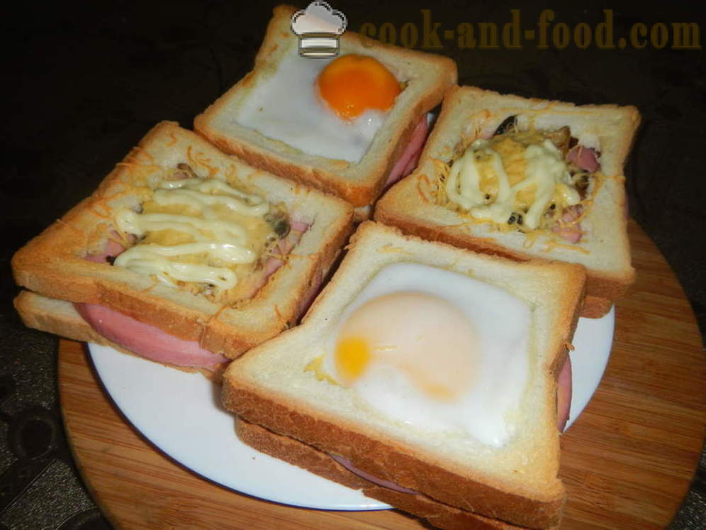 Ζεστό σάντουιτς με αυγό στο φούρνο - πώς να κάνει ένα ζεστό σάντουιτς με αυγά, λουκάνικο και μανιτάρια, βήμα προς βήμα φωτογραφίες συνταγή
