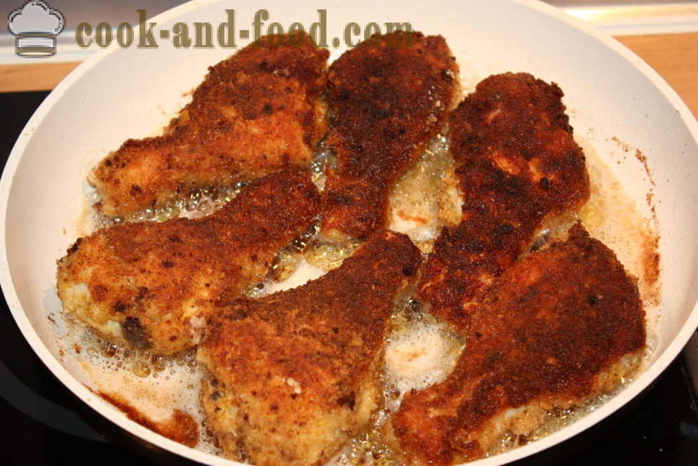 Τραγανό πόδια κοτόπουλου σε κουρκούτι - όπως το τηγάνισμα πόδια κοτόπουλου στο τηγάνι-βήμα φωτογραφίες συνταγή