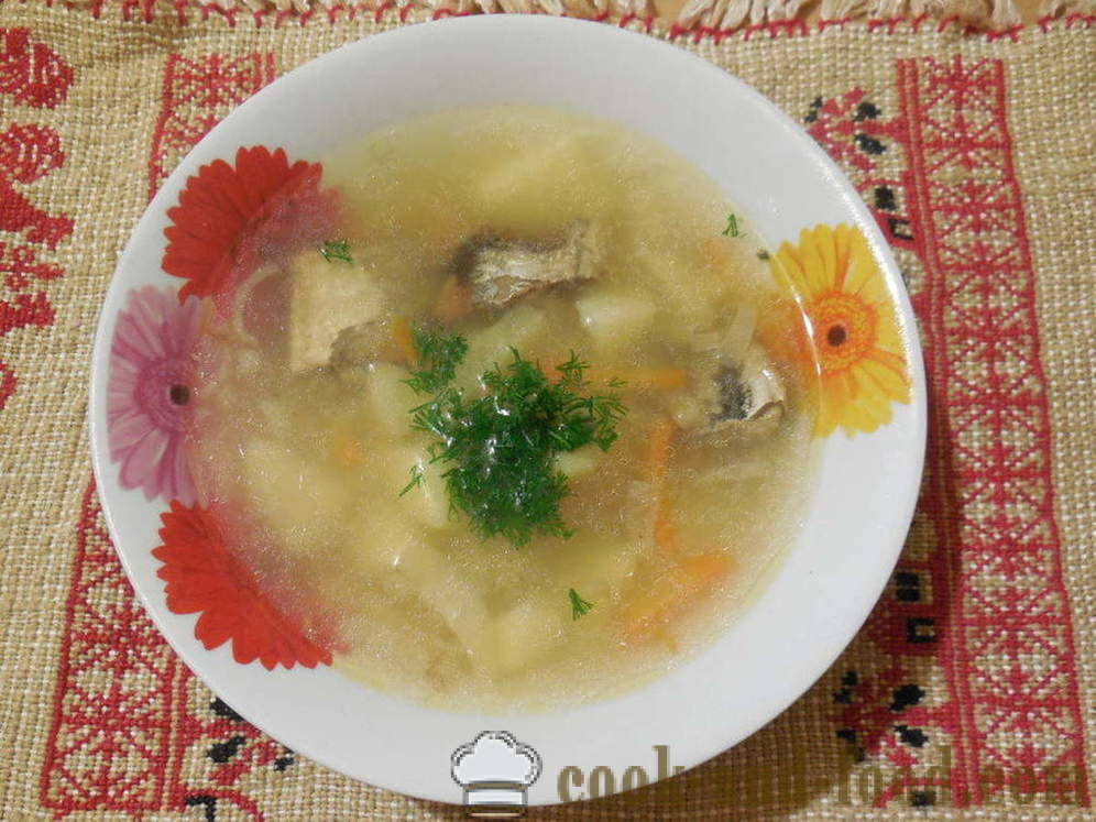 Σούπα κονσερβοποιημένα ψάρια σε multivarka - πώς να μαγειρεύουν κακαβιά από κονσέρβες, βήμα προς βήμα φωτογραφίες συνταγή