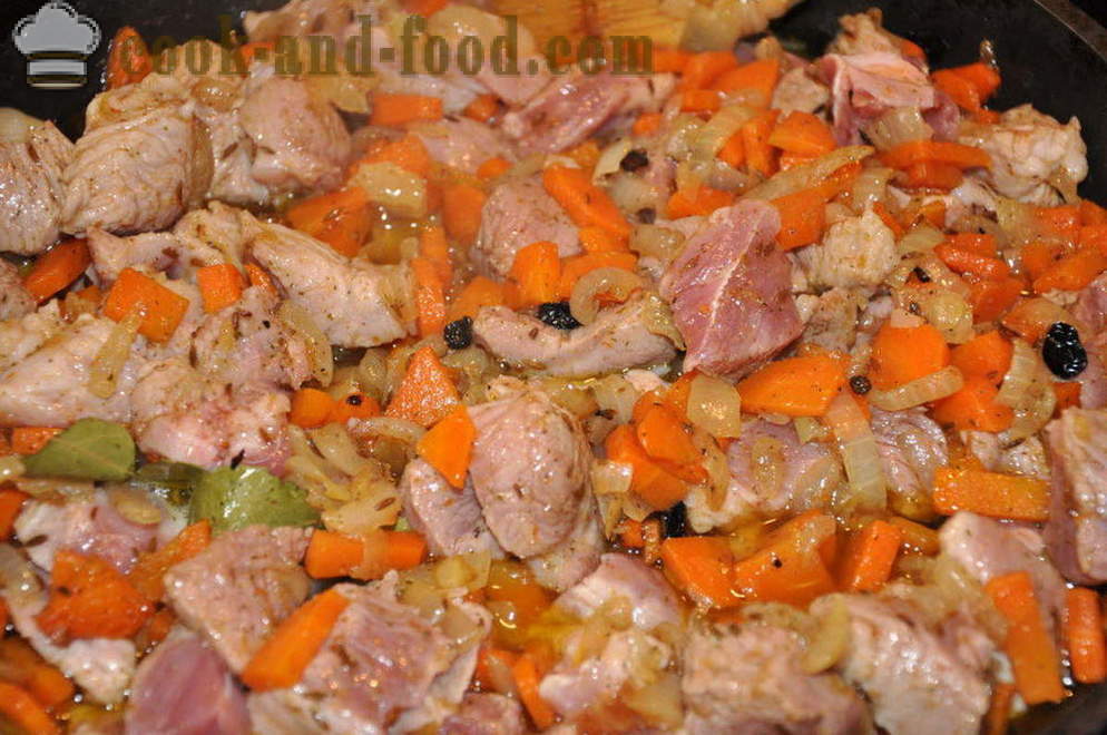 Νόστιμο πιλάφι πιλάφι με χοιρινό κρέας σε ένα τηγάνι - πώς να μαγειρεύουν πιλάφι εύθρυπτο χοιρινό κρέας στο πιάτο, ένα βήμα προς βήμα φωτογραφίες συνταγή