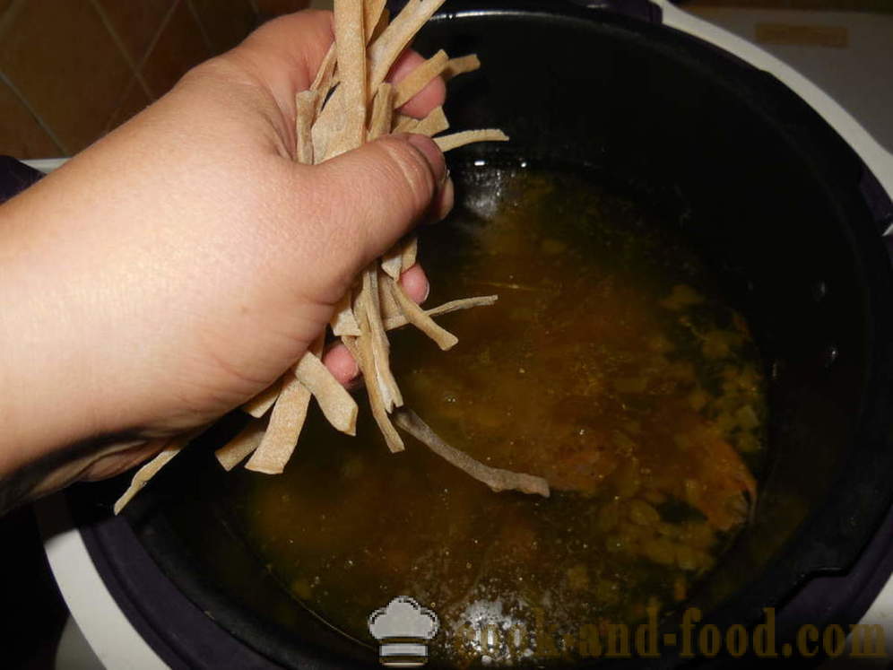 Σούπα με σπιτικές χυλοπίτες και τις καρδιές κοτόπουλο - πώς να μαγειρεύουν σούπα κοτόπουλου σε multivarka, βήμα προς βήμα φωτογραφίες συνταγή