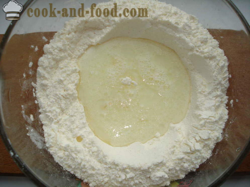 Cheesecake με ζύμη στο φούρνο - πώς να μαγειρεύουν cheesecake με τυρί cottage, βήμα προς βήμα φωτογραφίες συνταγή