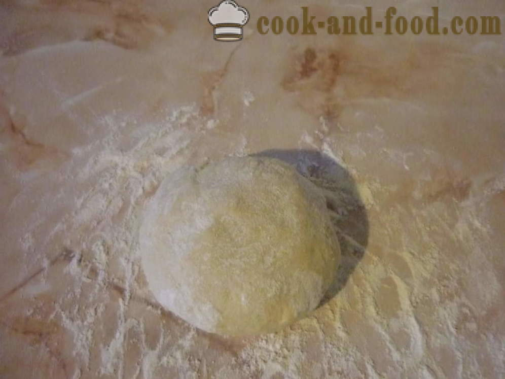 Κέικ ζύμης τηγανητά σε ένα τηγάνι - πώς να κάνει κέικ με γέμιση, ένα βήμα προς βήμα φωτογραφίες συνταγή