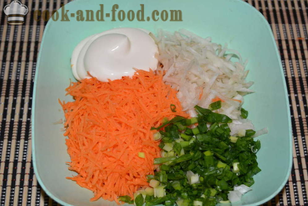 Νόστιμη σαλάτα αγκινάρας και τα καρότα και τα πράσινα κρεμμύδια - πώς να προετοιμάσει μια σαλάτα αγκινάρας και τα καρότα συνταγή με μια φωτογραφία