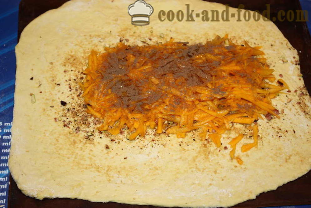 Κέικ ζύμης με κολοκύθα -όπως μαγειρεύουν κολοκυθόπιτα αλματωδώς, με μια βήμα προς βήμα φωτογραφίες συνταγή